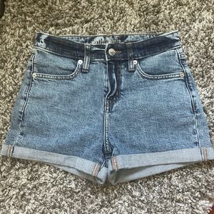 Women’s Mom Shorts